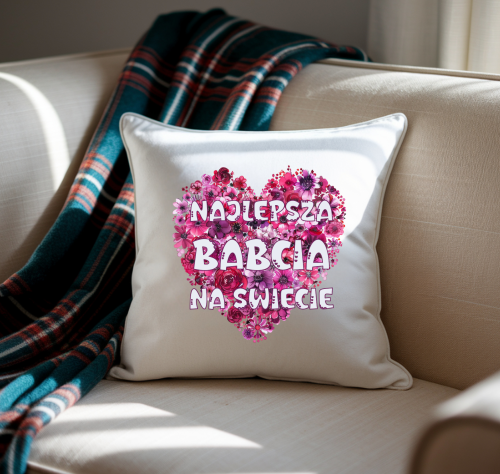 388.png Poduszka serce z kwiatów „Najlepsza Babcia na świecie” – prezent na Dzień Babci PixelNadruk.pl