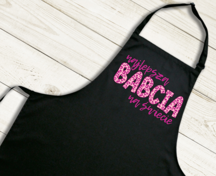 1 fartuch.png Bawełniany fartuch „Najlepsza Babcia na świecie” – prezent na Dzień Babci PixelNadruk.pl