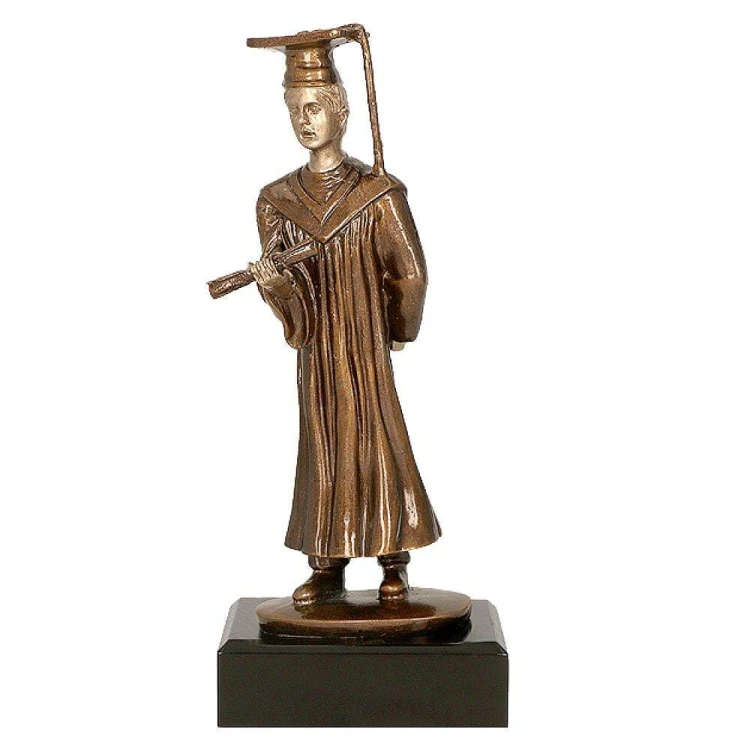 statuetka-odlewana-brazowa--studia.jpg