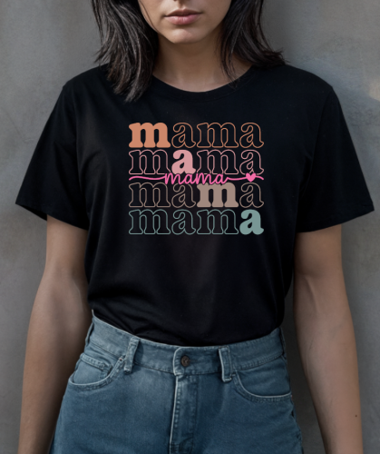 Czarna koszulka damska z kolorowym nadrukiem „mama” w stylu retro – modna koszulka na Dzień Matki dla mamy