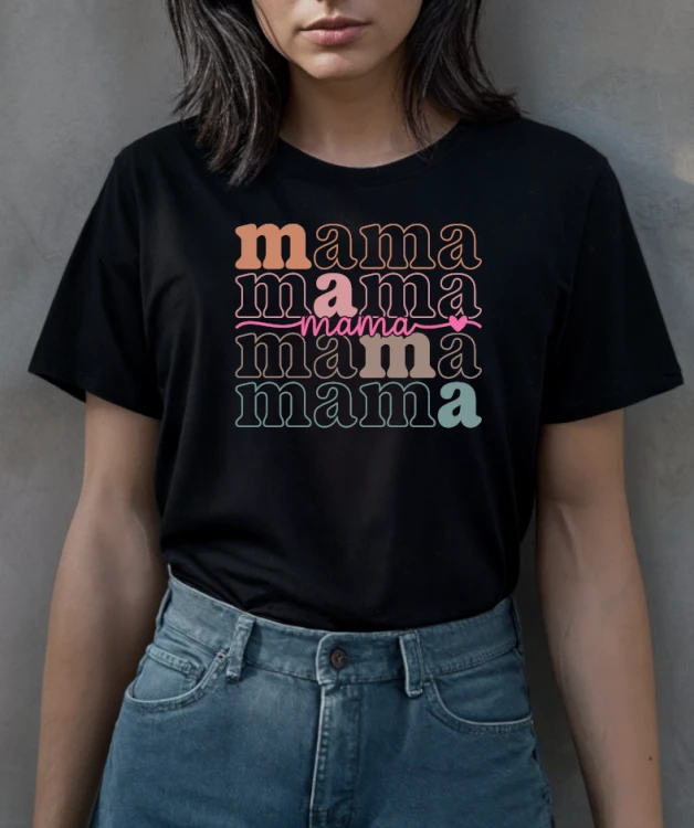 Czarna koszulka damska z kolorowym nadrukiem „mama” w stylu retro – modna koszulka na Dzień Matki dla mamy
